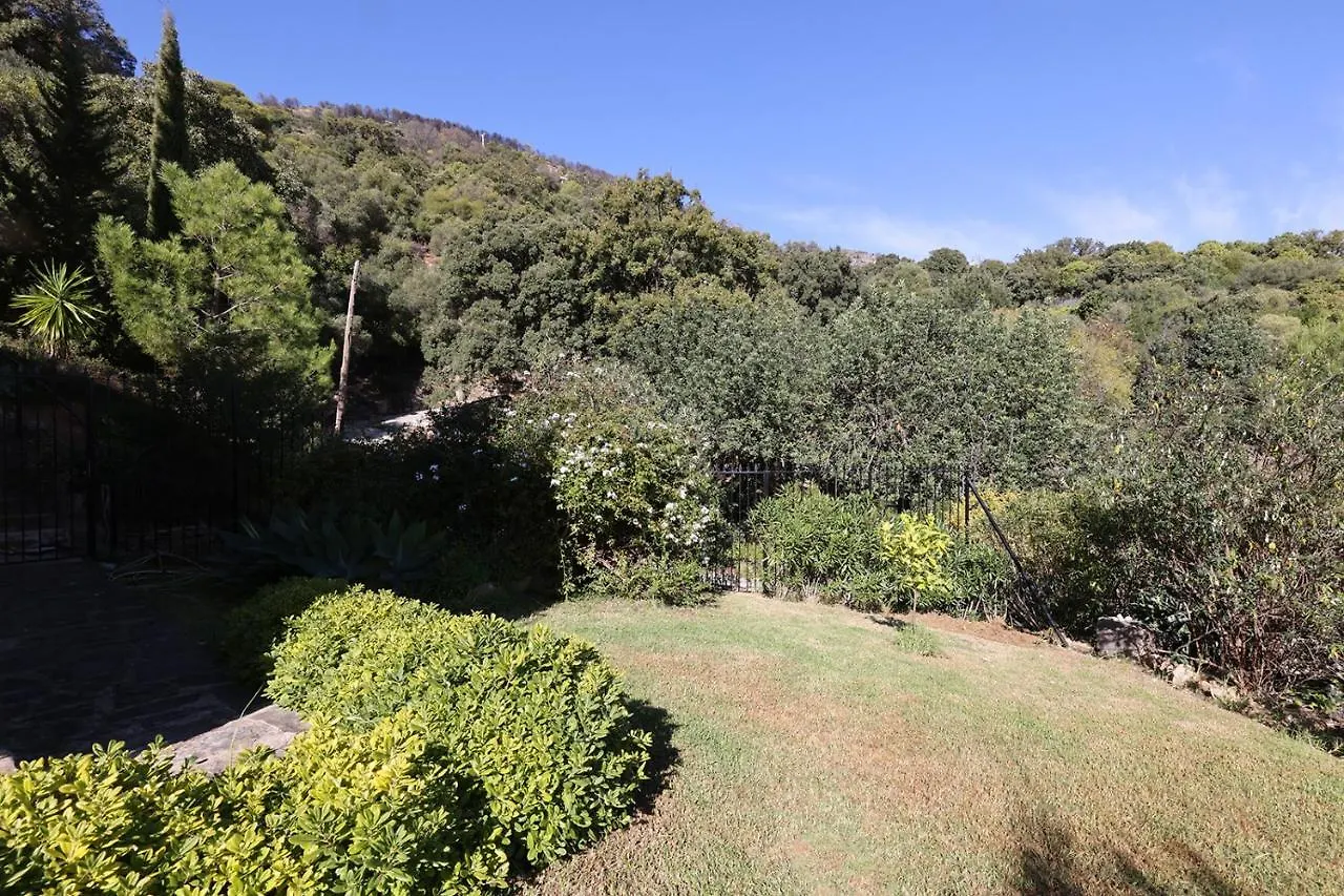 Villa Casares 0*,  Spain
